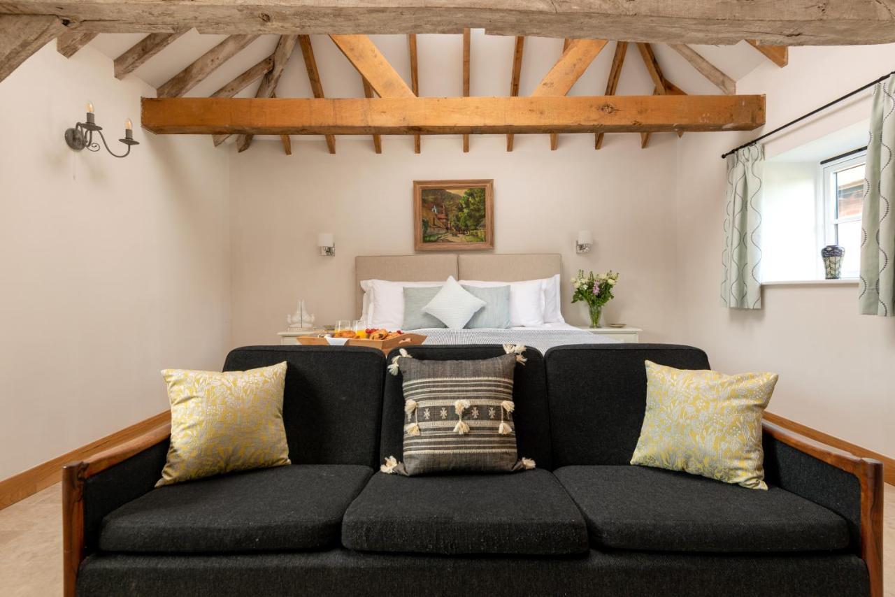 Вилла Barrow Hill Barns Питерсфилд Экстерьер фото